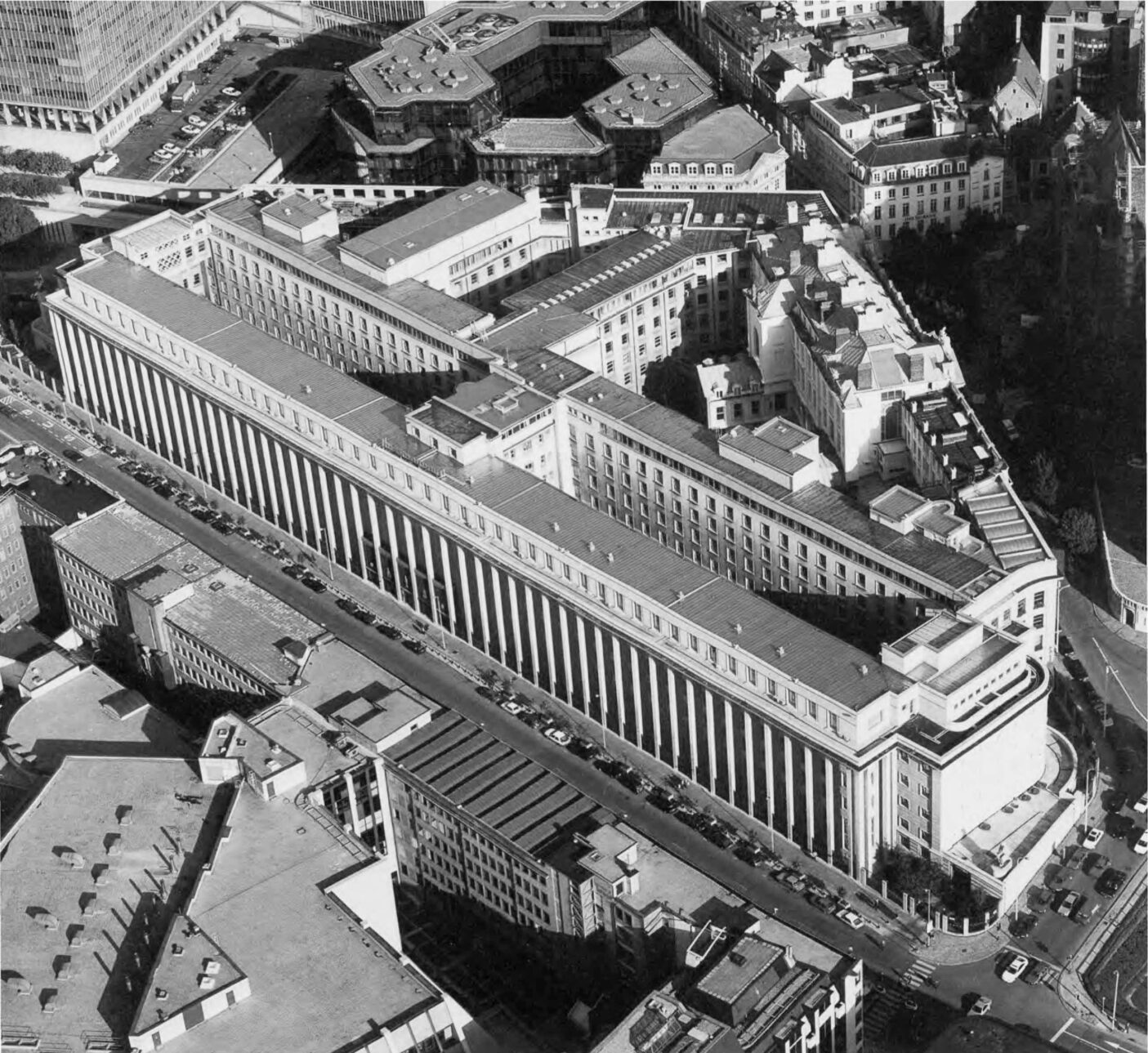 07_NBB-Historical-facade-Bd-de-Berlaimont_KAAN-Architecten-Low-Architecten-scaled.jpg